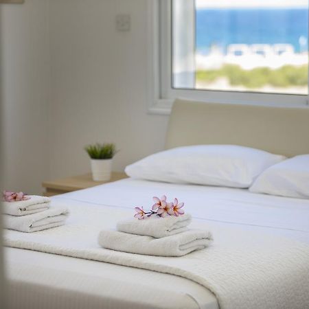 Protaras Villa Sandy Toes パラリムニ エクステリア 写真